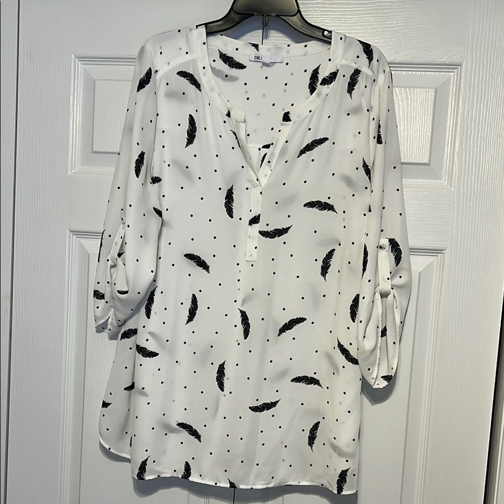 White and Black Feather Print Women's Top